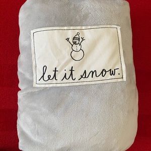 Rae Dunn Twin Sized Blanket With Patch ⛄️